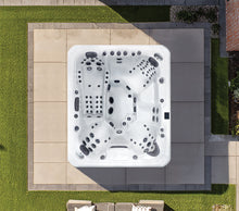 Load image into Gallery viewer, Maximus Hot Tub