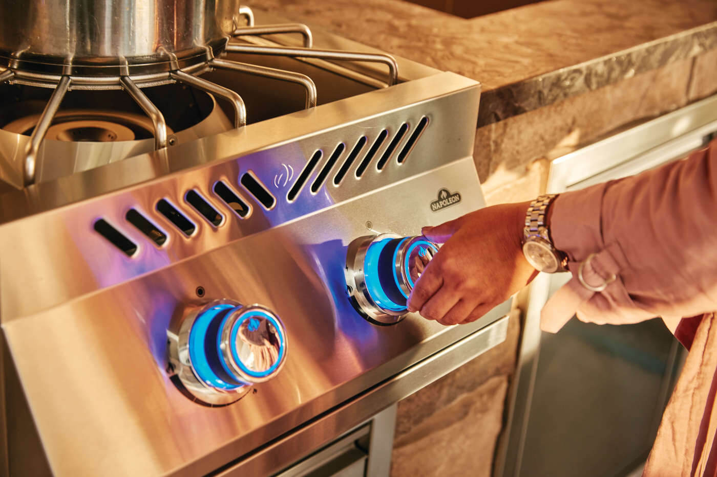 Built-in 700 Series Power Burner