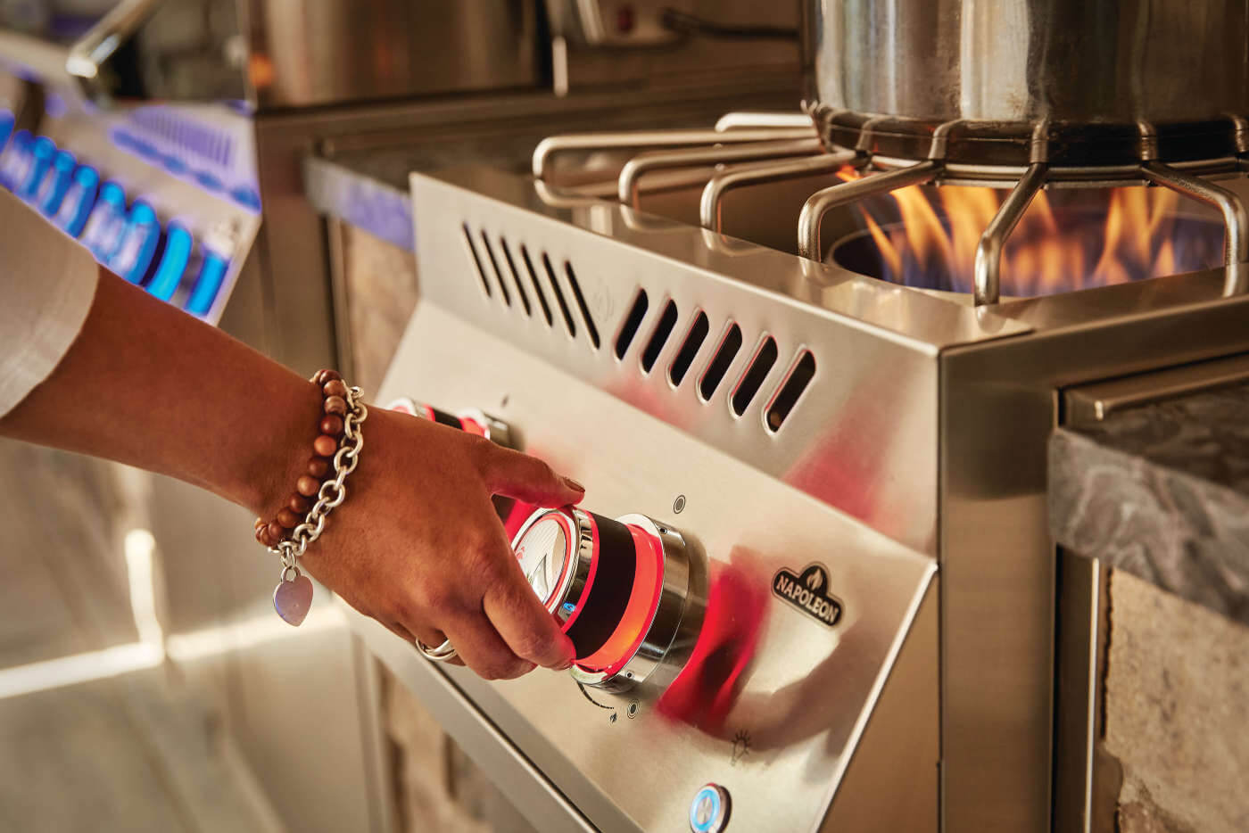Built-in 700 Series Power Burner