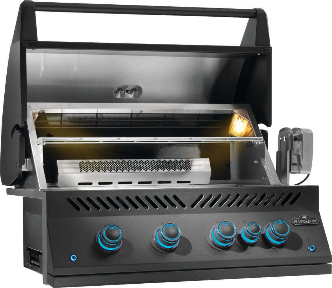 Built-In 700 Series 32-inch Gas Grill - Matte Black