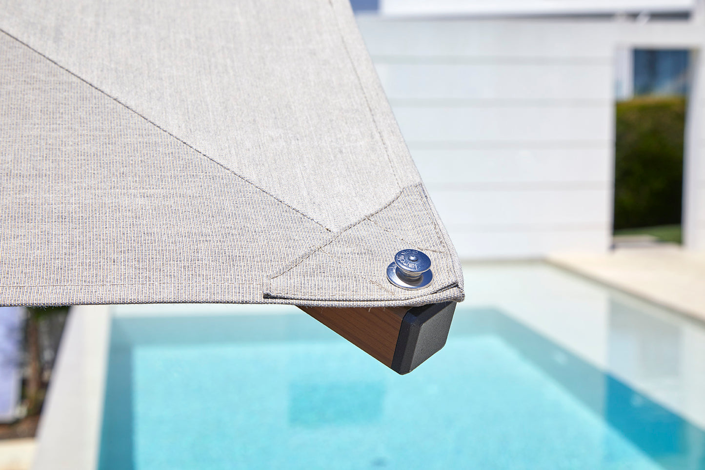 10‘ Square Cantilever Umbrella (Alu Teak Frame with Natte Grey Chine Sunbrella Fabric) by JARDINICO