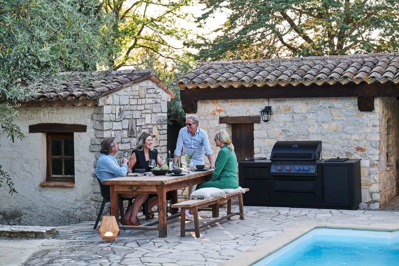 Napoleon Oasis 301 Outdoor Kitchen with Built-In 700 Series 32-inch Grill
