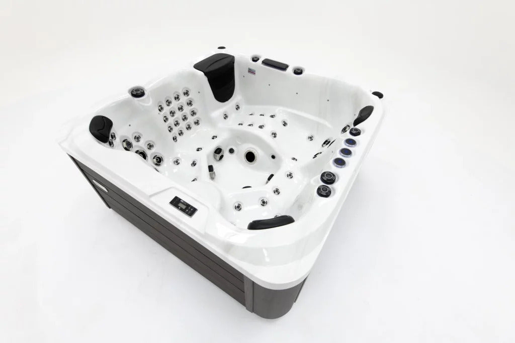 Palma Hot Tub