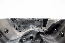 Load image into Gallery viewer, Platinum Spas - Refresh - Deluxe Range
