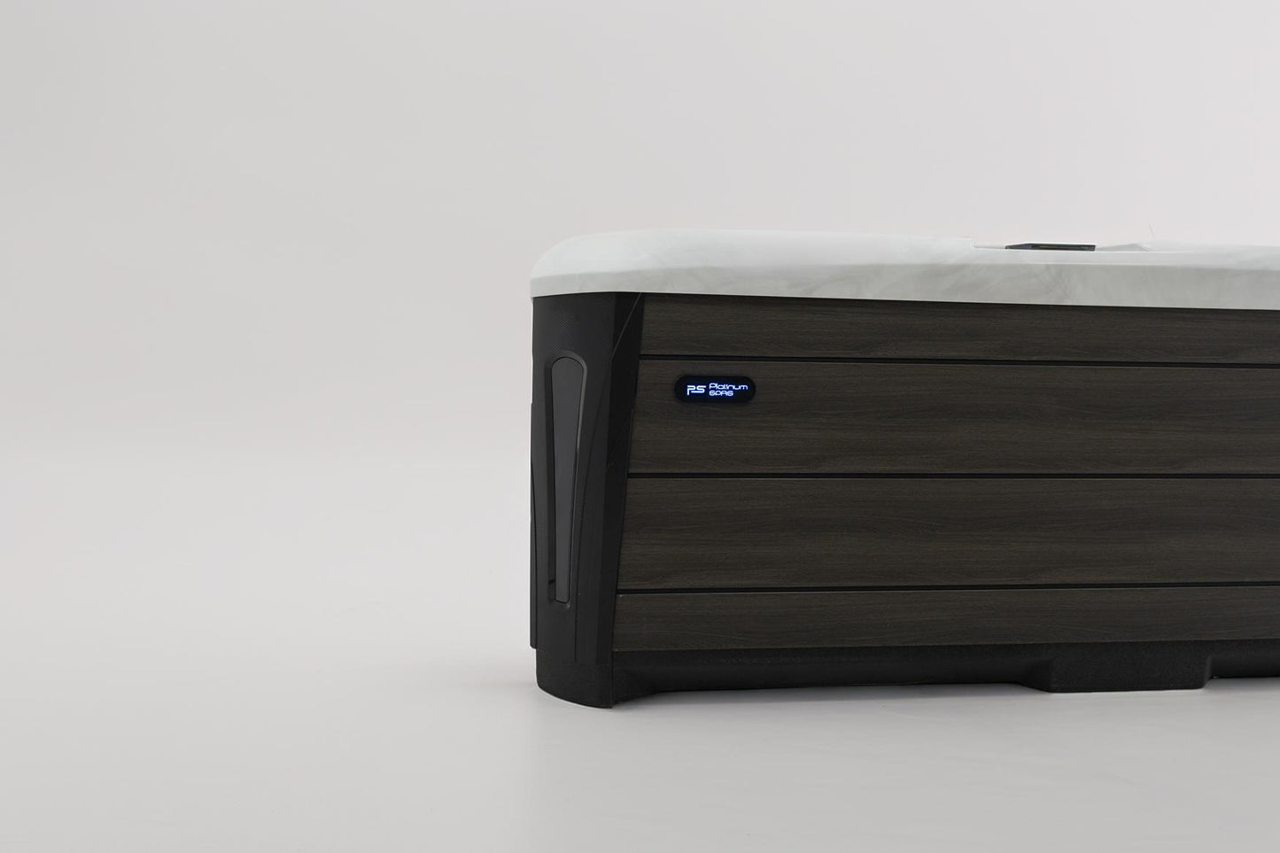 Maximus Hot Tub