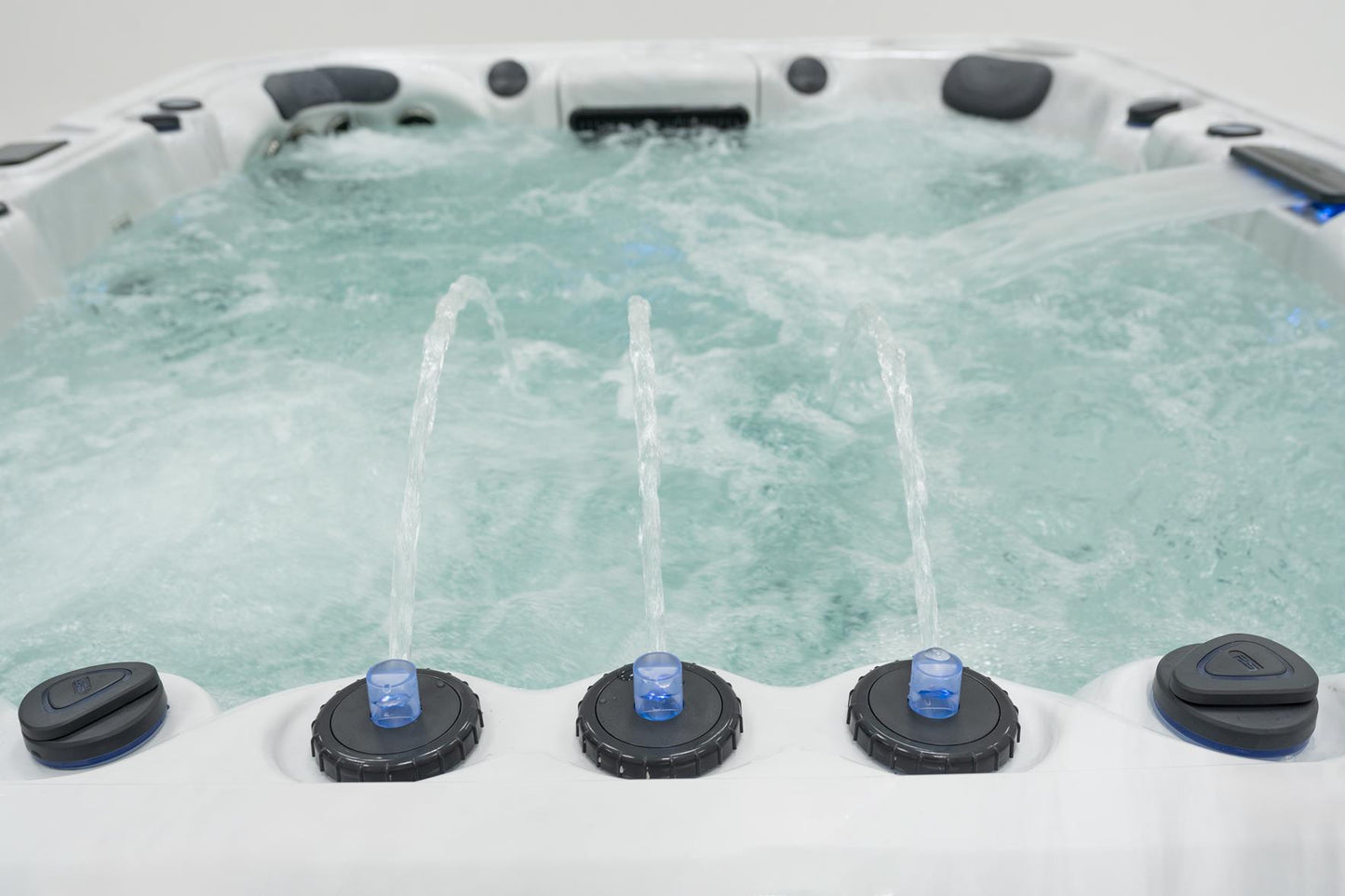 Maximus Hot Tub