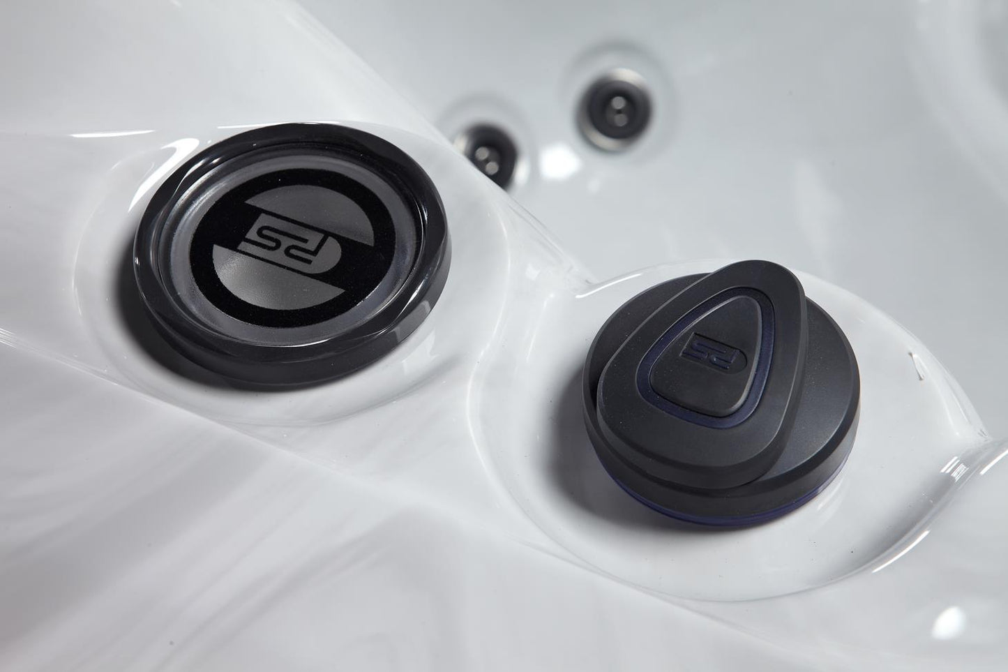 Maximus Hot Tub