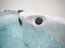 Load image into Gallery viewer, Platinum Spas - Oslo - Premium Range
