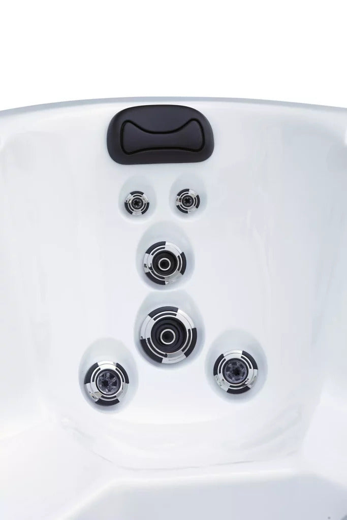 Reims Hot Tub